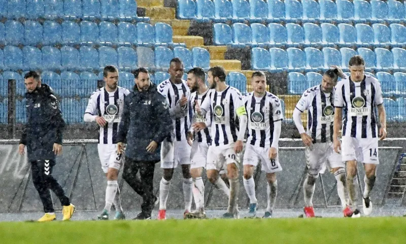 ΠΑΣ Γιάννινα - Απόλλων Σμύρνης 1-3: Τον... έπνιξε στη λίμνη του με ανατροπή (vids)