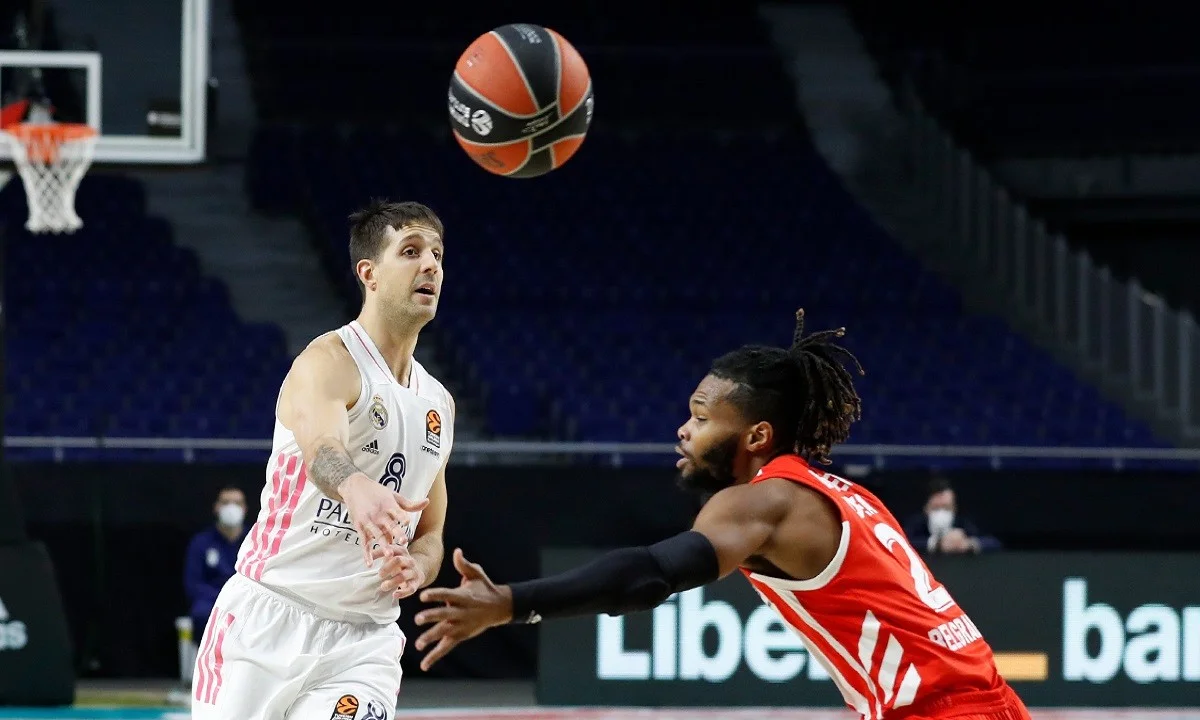 Ρεάλ Μαδρίτης- Ερυθρός Αστέρας 77-79: Σούπερ έκπληξη
