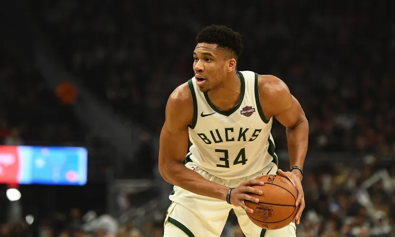 Αντετοκούνμπο: «Καρφιά» από αναλυτή του ESPN