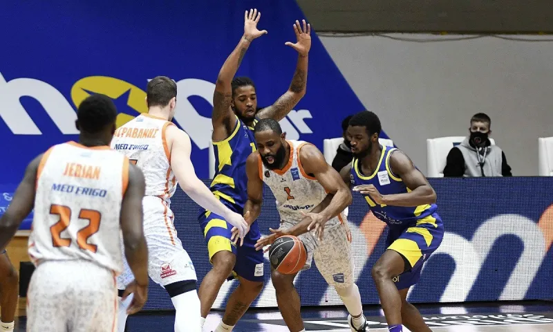 Προμηθέας- Λαύριο 90-88: Ανατροπή με ηγέτη τον Λούντζη