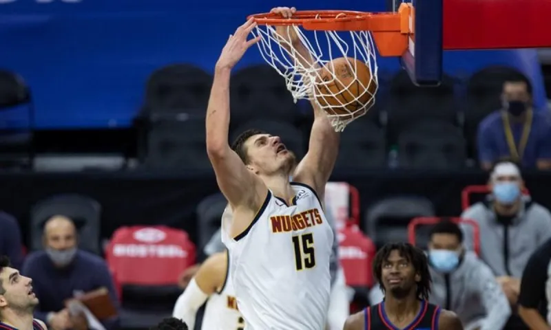 Top 10 NBA: Η ασίστ του Ντόντσιτς και το κάρφωμα του Γιόκιτς (vid)