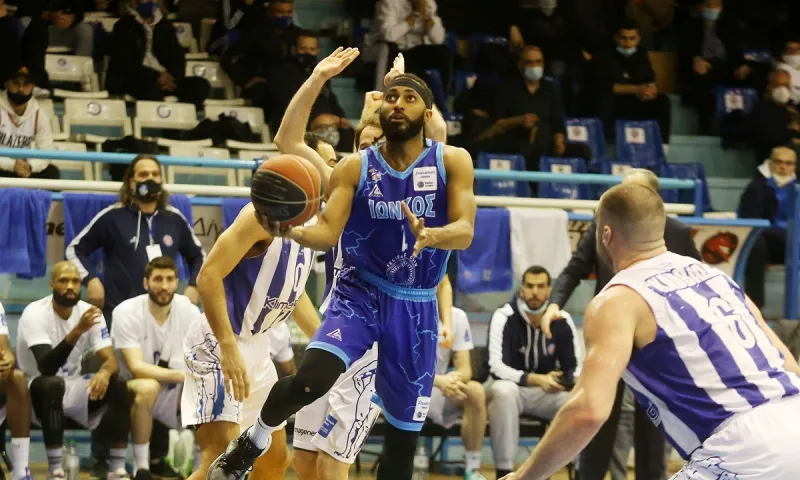 Ιωνικός: Προς Ζιέλονα Γκόρα ο Άνταμ Σμιθ