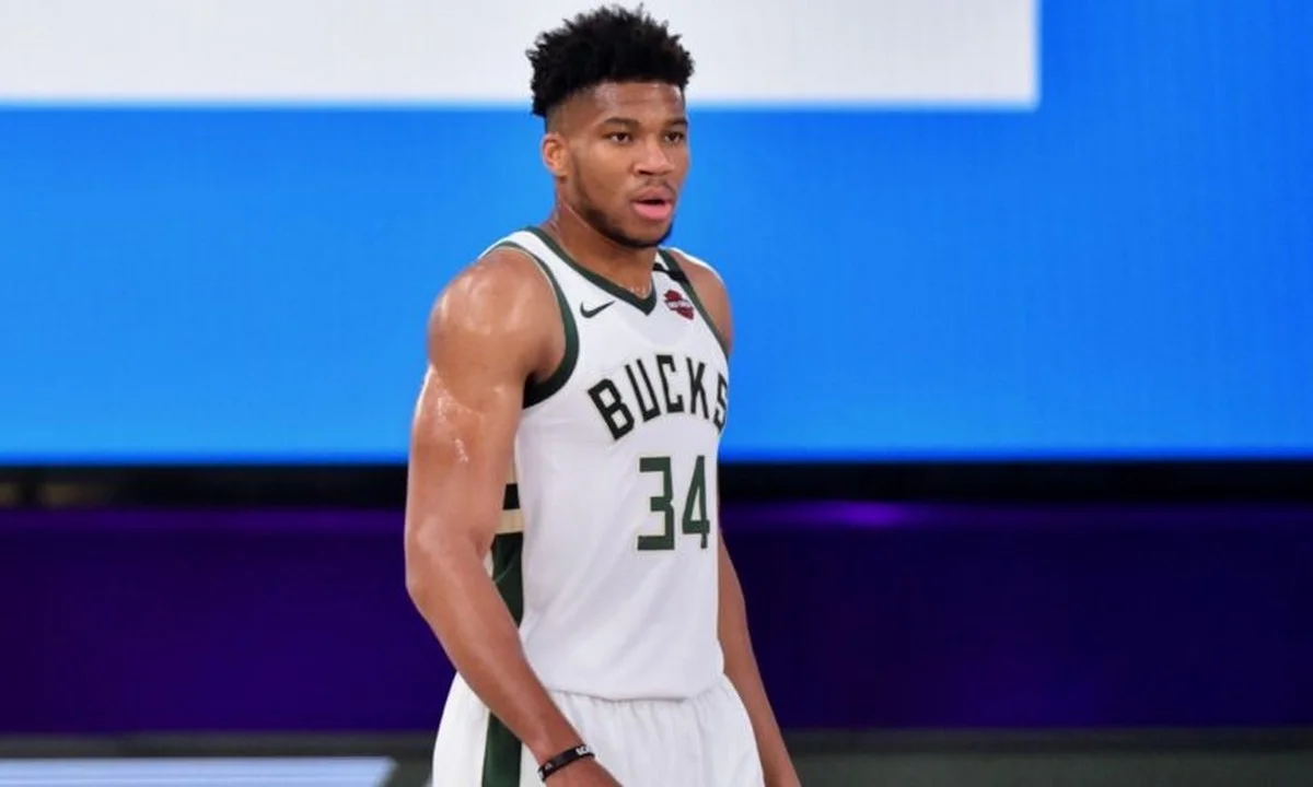 NBA Top-10: Οι καλύτερες φάσεις της βραδιάς... με ιπτάμενο Γιάννη! (vid)