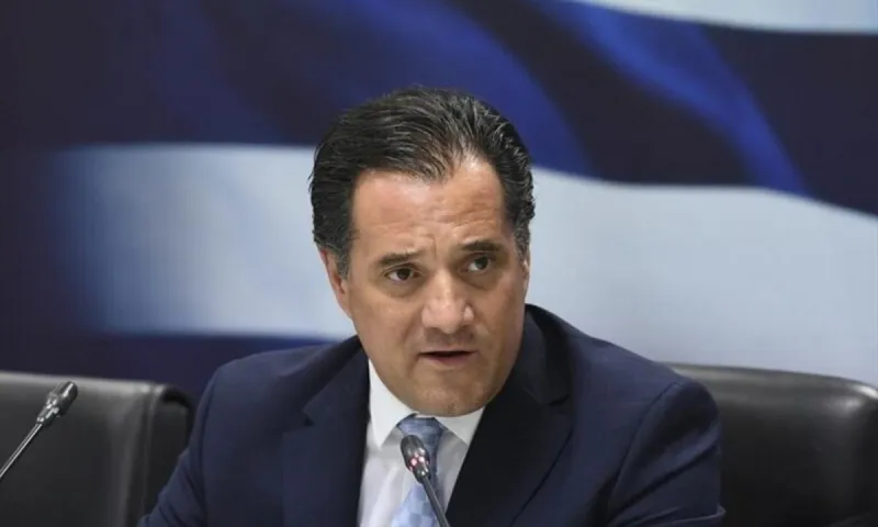 Άδωνις Γεωργιάδης: «Δεν τίθεται θέμα προστίμου μετά τις 23:00 για όσους φεύγουν από ένα κατάστημα εστίασης»