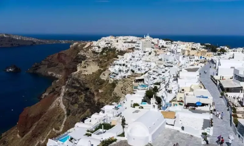 Κορονοϊός: Στο πορτοκαλί έβαλε αιφνιδιαστικά Κυκλάδες και Δωδεκάνησα η Ολλανδία