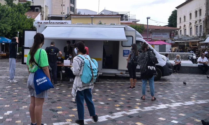 Κορονοϊός: 907 κρούσματα - 497 διασωληνωμένοι - 30 νεκροί