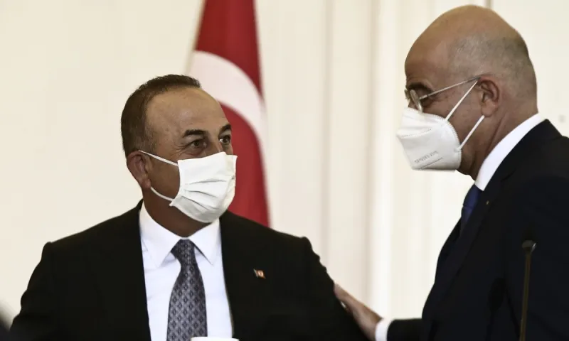Δένδιας: Συνεχάρη τον Τσαβούσογλου για την κατάκτηση της Euroleague από την Εφές