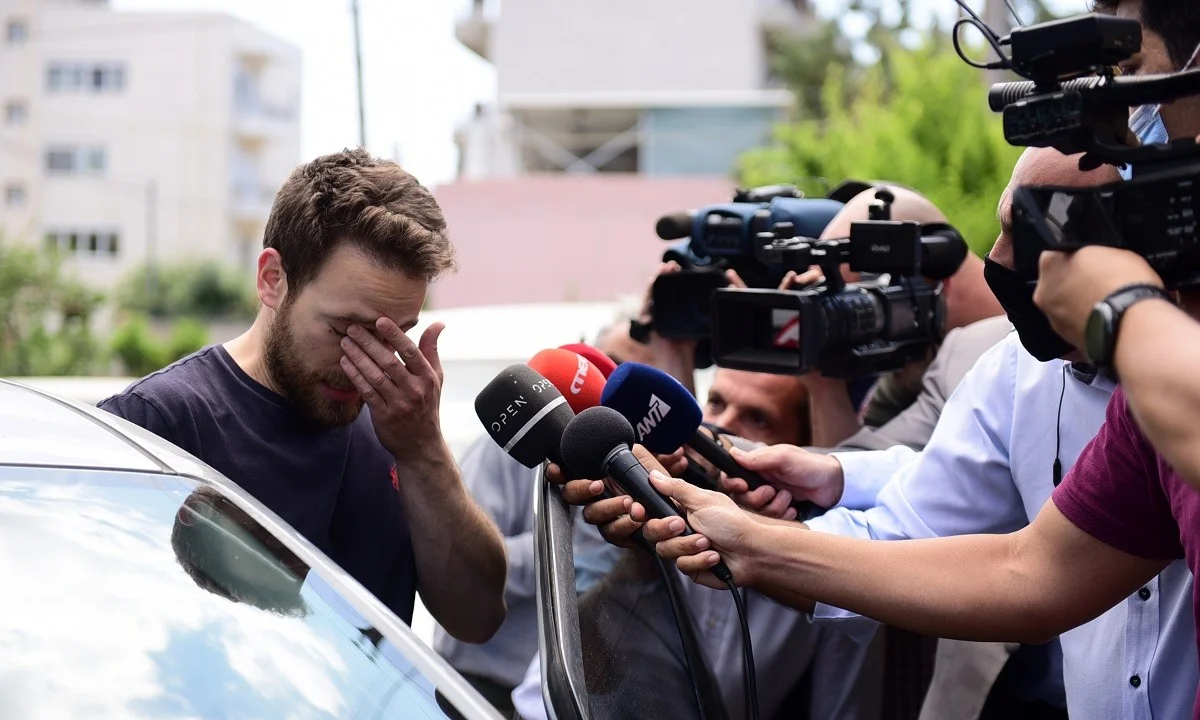 Έγκλημα Γλυκά Νερά: Τι έκανε ο πιλότος στην κηδεία της Καρολάιν και κατάλαβαν ότι αυτός την σκότωσε