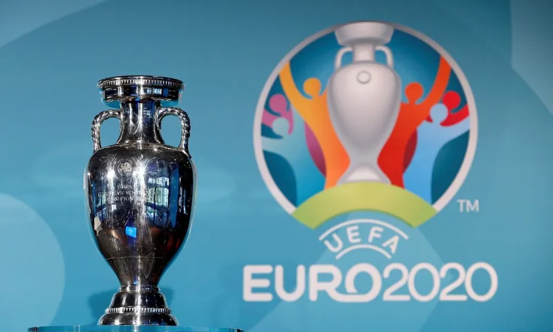 Κάθε μέρα και μία special προσφορά και Euro Game με €100.000 εγγυημένο έπαθλο!
