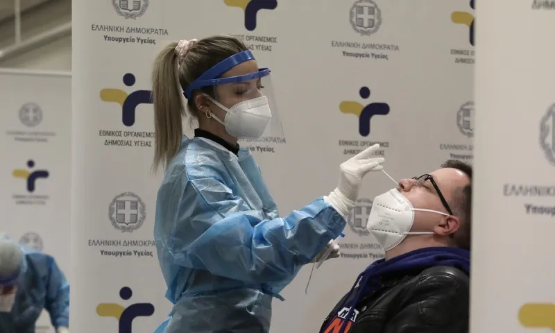 Κορονοϊός: Τα αρνητικά test δεν αποτελούν ασφαλή μέθοδο για τη μη διασπορά του ιου!