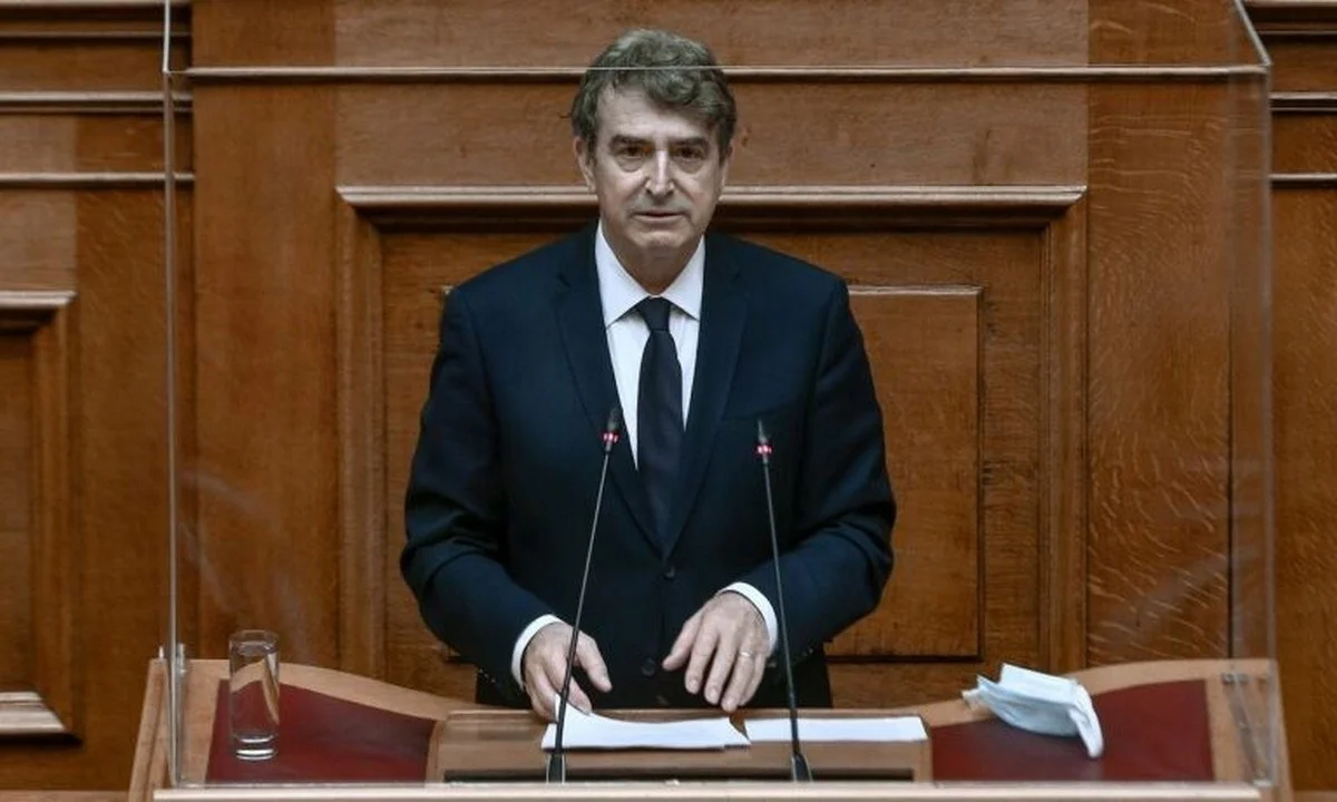 Χρυσοχοΐδης για φωτιά στην Αχαΐα: «Με την άμεση κινητοποίηση δεν θρηνήσαμε θύματα»