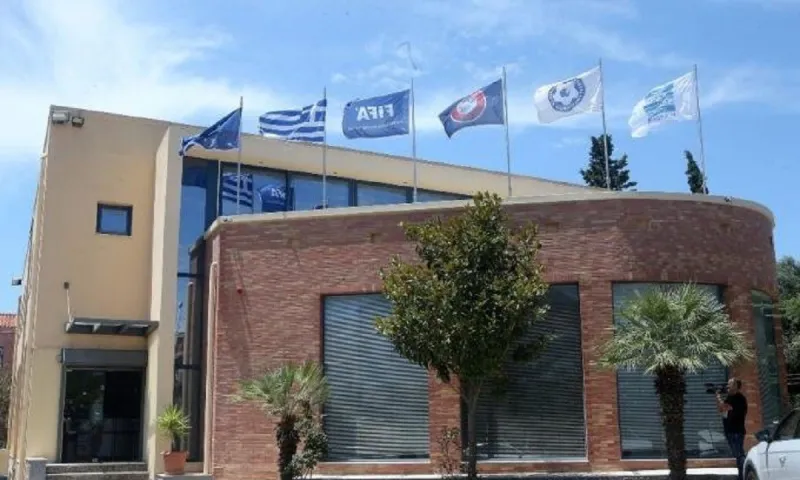 Super League 1: Ολοταχώς προς αναβολή, έκτακτη Γ.Σ. τη Δευτέρα (21/8)