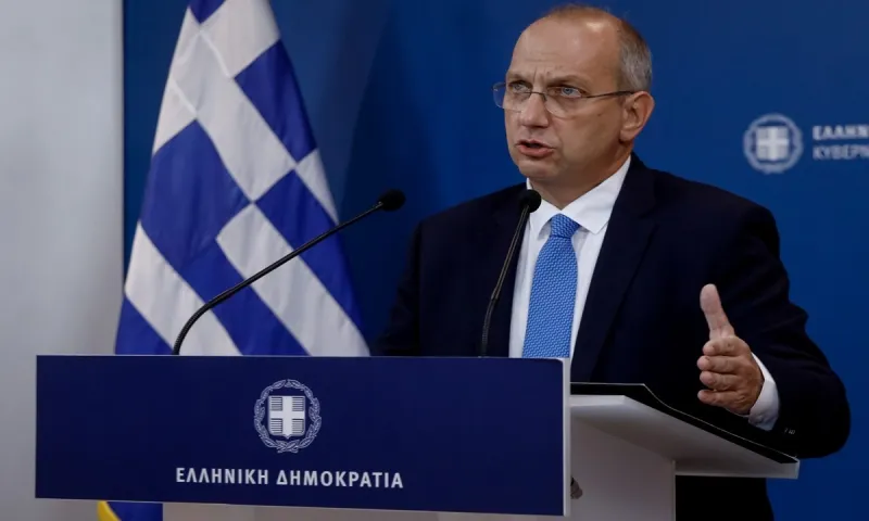 Γιάννης Οικονόμου: «Συμβολή και από τον ιδιωτικό τομέα» για το ΕΣΥ – Διώχνουν υγειονομικούς για να βάλουν ιδιώτες από το «παράθυρο»;