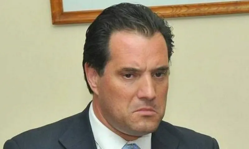 Στην Σταυρούπολη φωνάζουν Χάιλ Χίτλερ μέσα στα σχολεία αλλά ο Άδωνις... δεν το έχει ψάξει (Vid)