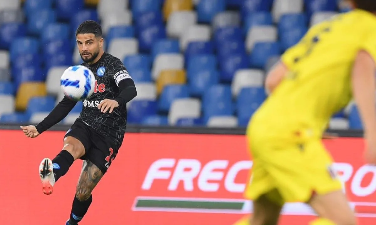 Νάπολι - Μπολόνια 3-0: Ο Λορέντσο Ινσίνιε σκόραρε δις και βρίσκεται ένα γκολ πίσω από την επίδοση του τεράστιου Ντιέγκο Μαραντόνα