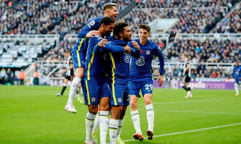 Premier League: Ακάθεκτη η Τσέλσι, στραπάτσο για Λίβερπουλ και Σίτι