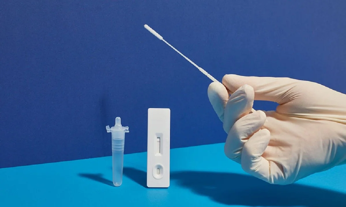 Εμβόλια: Έβγαλαν ΦΕΚ για τις τιμές των Rapid και PCR test χωρίς τον ΦΠΑ, άρα τα τεστ θα είναι ακριβότερα! Δείτε τις τιμές χωρίς ΦΠΑ.