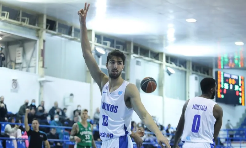 Ιωνικός- Σπόρτιγκ 93-79: Με ψηλά το κεφάλι