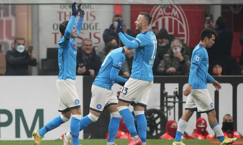 Serie A: Μίλαν - Νάπολι 0-1 και... προσπέραση - H βαθμολογία