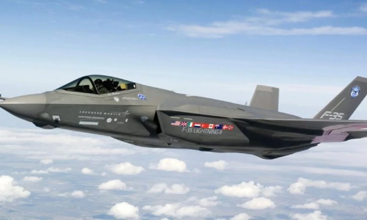 F-35: Πέταξαν με κόλπο έξω από το πρόγραμμα με το ζόρι την Τουρκιά