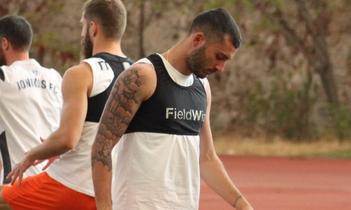 Ιωνικός και Νίκος Μουστάκης έλυσαν τη συνεργασία τους
