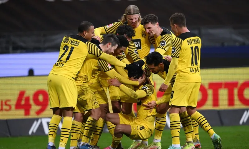 Bundesliga: Η επική ανατροπή της Ντόρτμουντ βάζει «φωτιά» - Η βαθμολογία