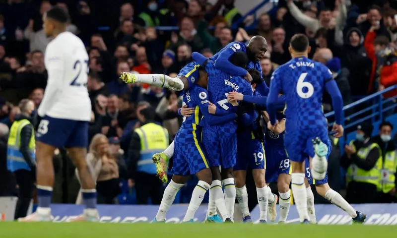 Premier League: Αφεντικό στο Λονδίνο η Τσέλσι, αγχώθηκε η Λίβερπουλ