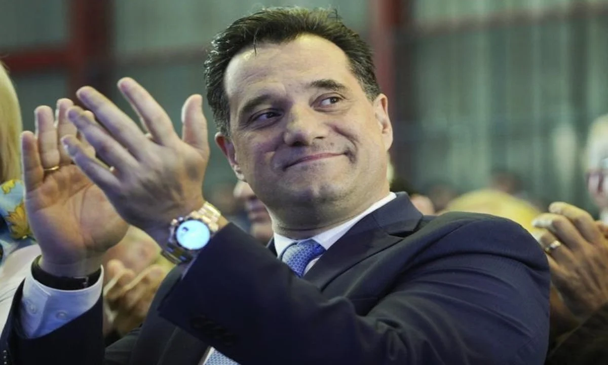 Συγκλονίστηκε το πανελλήνιο με τις δηλώσεις του αντικαπιταλιστή Άδωνι, που δεν μειώνει τον ΕΦΚ για να μην πάρουν αέρα οι πλούσιοι με τις Cayenne.