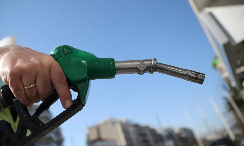 Βενζίνη: Ανεβαίνει ξανά η τιμή - Πότε αναμένεται