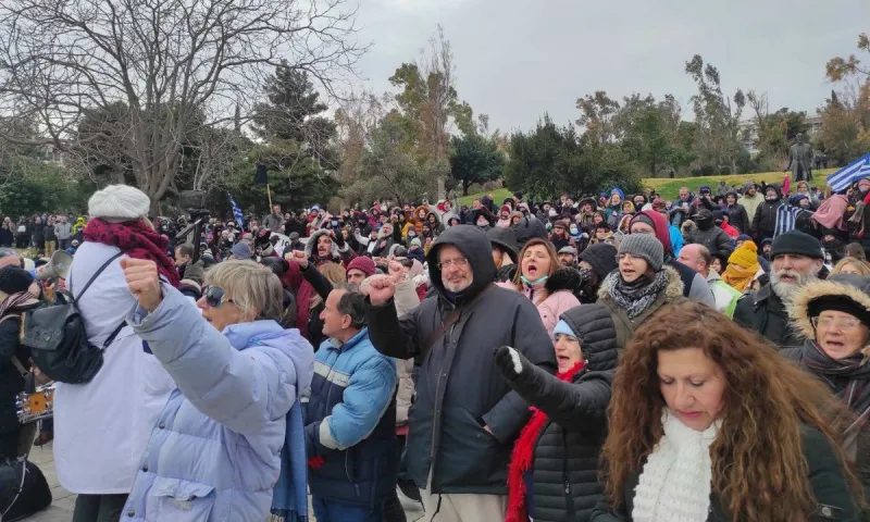 Υγειονομικοί: Λαοθάλασσα στη συγκέντρωση διαμαρτυρίας (pics)