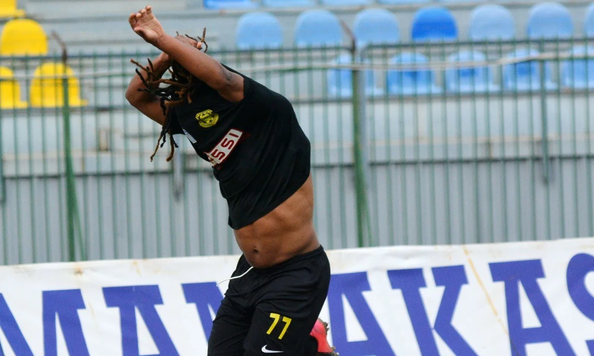 Super League 2 νέα (21/3): O απόηχος της 25ης αγωνιστικής. Το «κράξιμο» της ΑΕΛ στους πρώην ποδοσφαιριστές της, Κουτσιανικούλη, Μπαντιμπαγκά, Καρανίκα, οι προσφυγές που «σκάνε» στα Τρίκαλα,