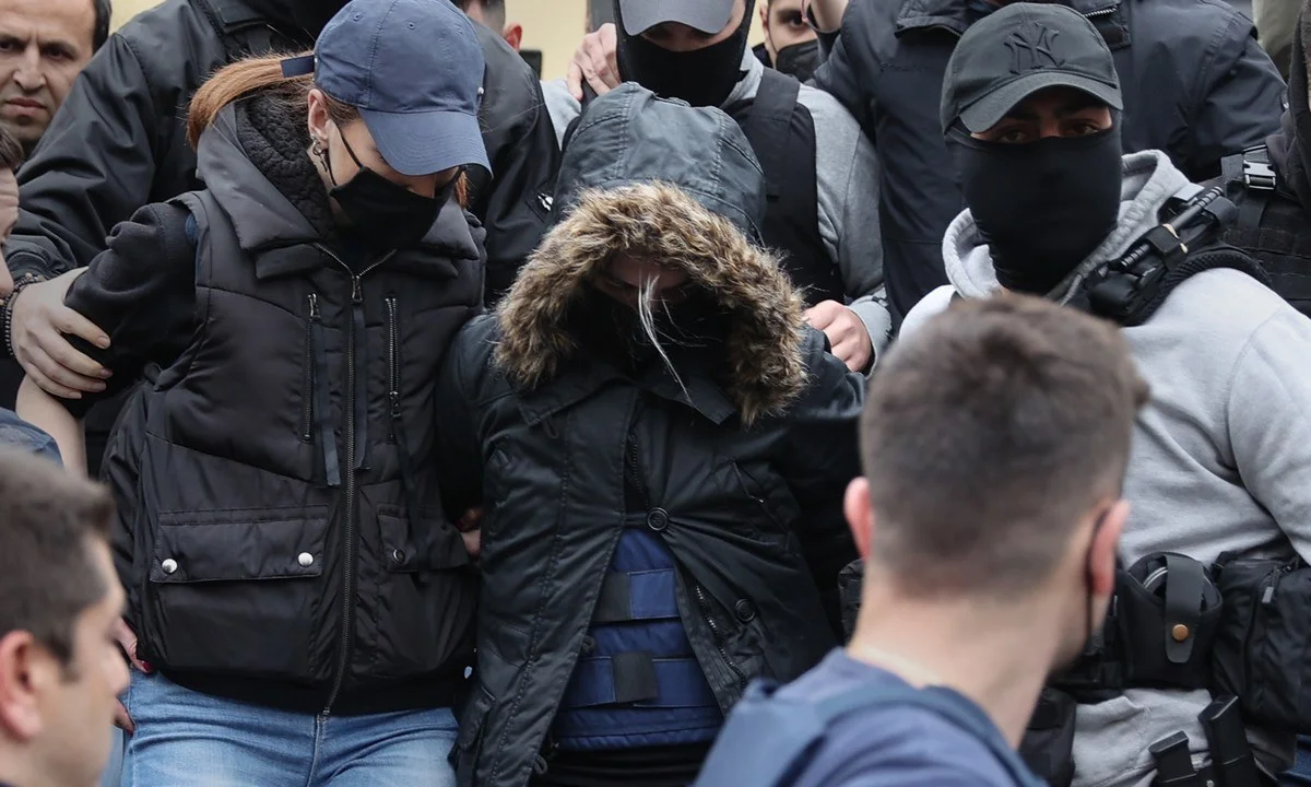 Πάτρα: Ανένδοτες μητέρα και αδερφή της Ρούλας Πισπιρίγκου - «Είναι αθώα και τη στηρίζουμε»