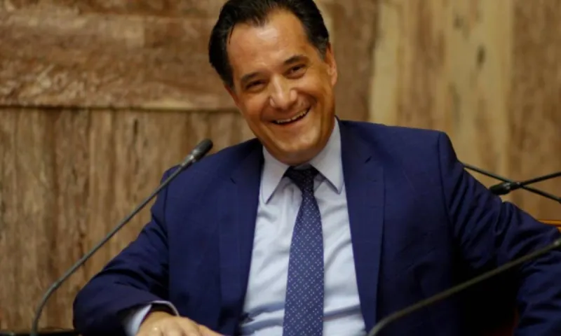 «Κερκίδα» με τους ιδιώτες παρόχους: Ο Α. Γεωργιάδης πανηγυρίζει για τα «μηδενικά υπερκέρδη» των εταιρειών ενέργειας!