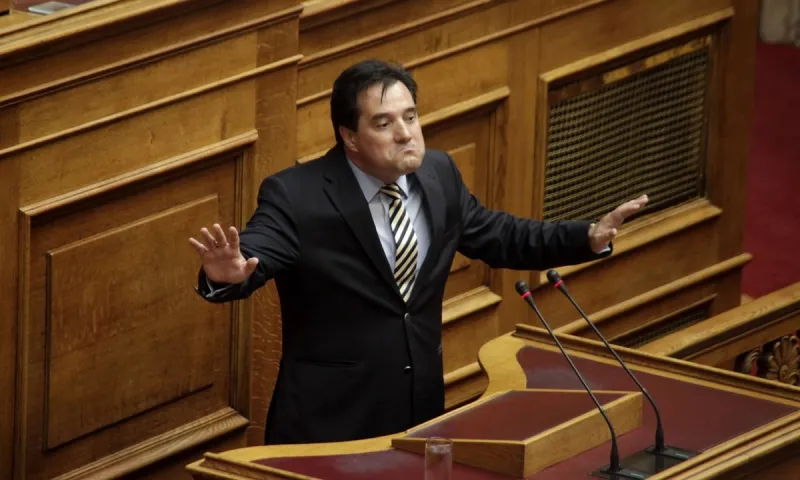 Άδωνις Γεωργιάδης: «Άμα πούμε πως δεν θα σας πληρώσουμε συντάξεις για να έχετε πιο φθηνή βενζίνη, σας αρέσει;»