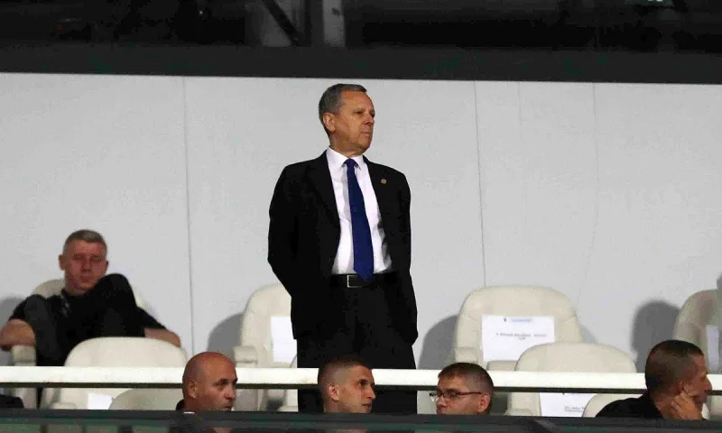 Διαιτησία: Προτείνει συνεργάτη του Κλάτενμπεργκ για αρχιδιαιτητή ο Μπαλτάκος - Επιμένει η Λιγκα στην παραμονή του Άγγλου!