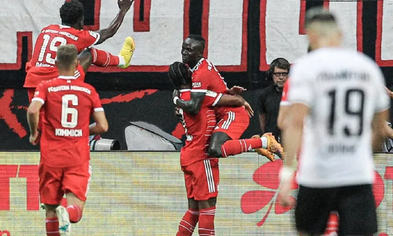 Bundesliga: Και χωρίς φορ η Μπάγερν Μονάχου συνεχίζει να κόβει «τιμολόγια»