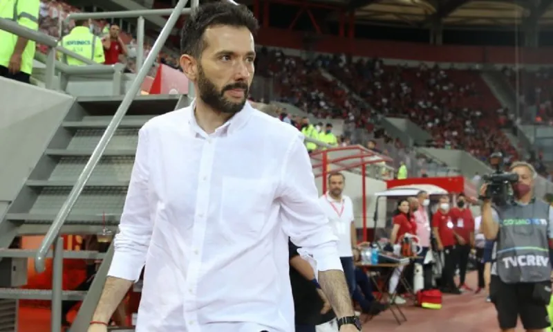 Ολυμπιακός: Η 11άδα με Σλόβαν - Έκανε το αυτονόητο ο Κορμπεράν!