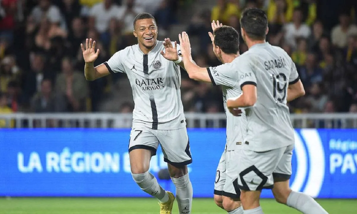 Ligue 1: Ψεκάστε, σκουπίστε, τελειώσαμε η Παρί Σεν Ζερμέν