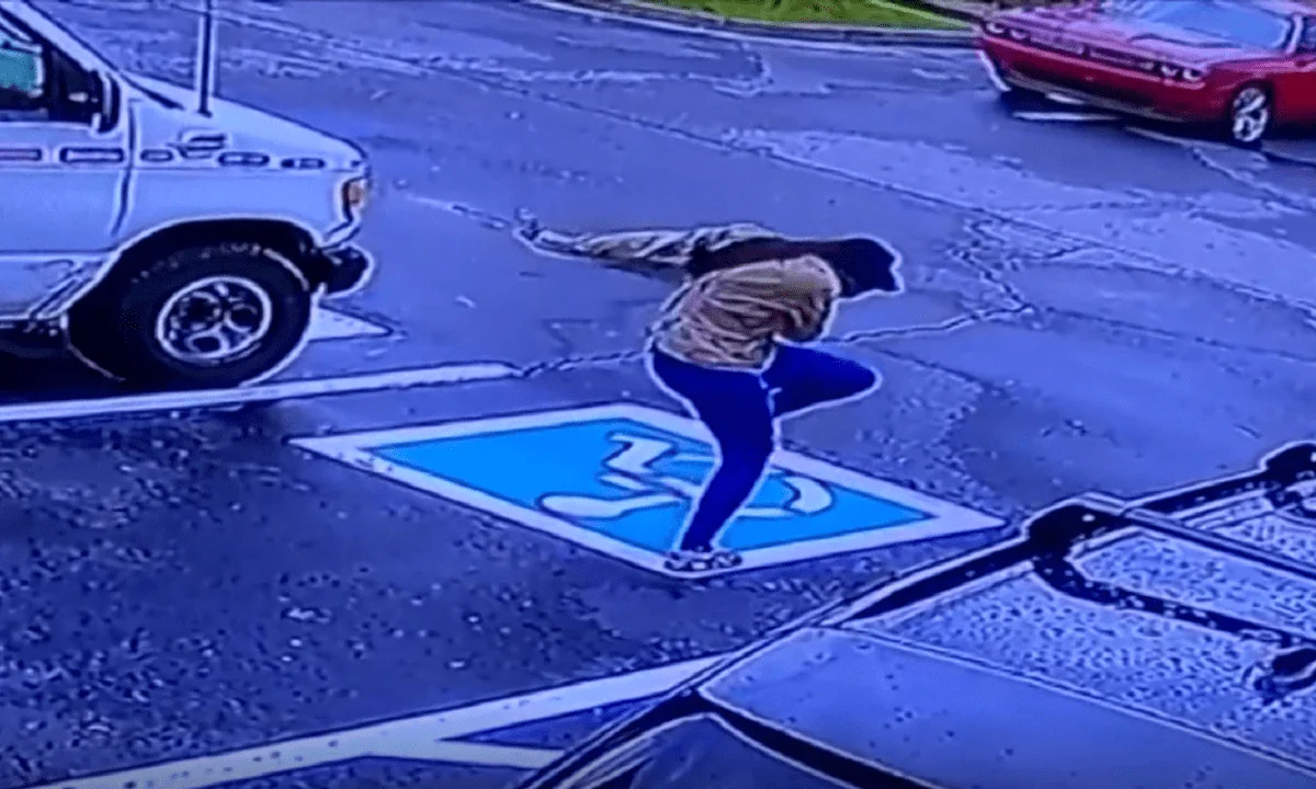 Viral: Οποιοσδήποτε προσλαμβάνεται σε μια δουλειά. είναι χαρούμενος. Μόνο που σε αυτή την περίπτωση, η όλη υπόθεση πήγε... ένα βήμα παραπέρα.