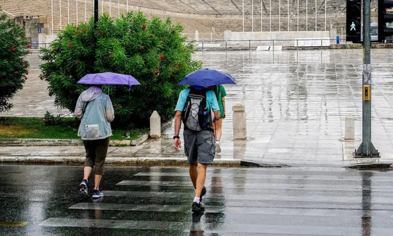 Καιρός με βροχές και καταιγίδες την Κυριακή (20/11) - Πού θα έχουμε τα εντονότερα φαινόμενα (vids)