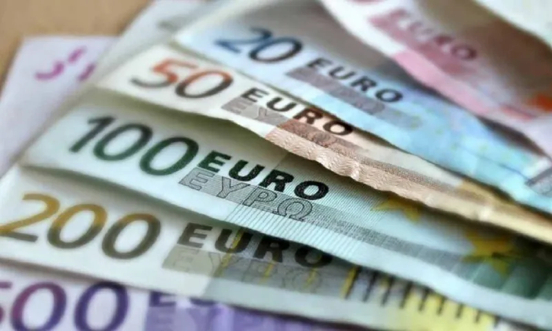 Επιταγή ακρίβειας: Αντίστροφη μέτρηση για τα 250 ευρώ - Πώς γίνεται η αίτηση