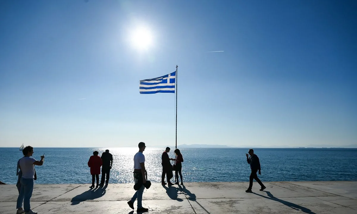 Καιρός: Σύμφωνα με την πρόγνωση του Εθνικού Αστεροσκοπείου Αθηνών και αύριο, αναμένεται να διατηρηθεί το... καλοκαιρινό σκηνικό.
