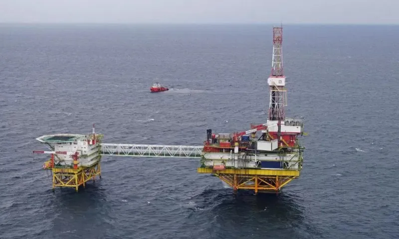 Ρωσία: Απαγορεύει τις πωλήσεις πετρελαίου σε χώρες που χρησιμοποιούν ανώτατο όριο τιμών