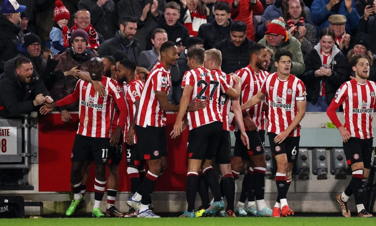 Premier League: Μετά τα «διπλά» με Σίτι και Γουέστ Χαμ και την Χ με την Τότεναμ, ήταν η σειρά της Λίβερπουλ να πέσει θύμα της Μπρέντφορντ.