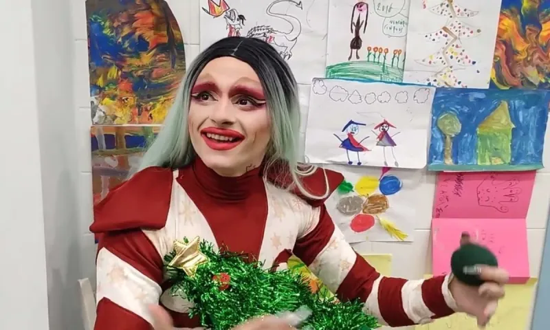 Παιδιά στο στόμα του «λύκου»: H Drag Queen που διάβασε παραμύθια στα παιδιά, παραδέχεται ότι «έμπλεξε» με ανήλικο στο παρελθόν!