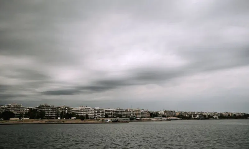 Καιρός: Ο Αρναούτογλου προειδοποιεί για ομίχλες το πρωί και βροχές στα δυτικά τη Δευτέρα
