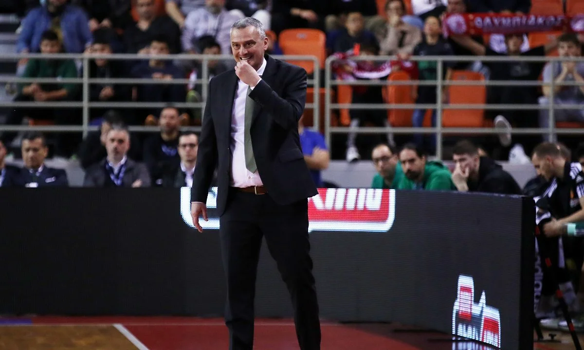 Όσο κι αν τέντωνε το σχοινί ανάμεσα στον Ντέγιαν Ράντονιτς και τον Παναθηναϊκό ήταν θέμα χρόνου το πότε θα σπάσει και η σχέση τους έμοιαζε με σκηνικό προαναγγελθέντος διαζυγίου. Όσο κι αν τέντωνε το σχοινί ανάμεσα στον Ντέγιαν Ράντονιτς και τον Παναθην…