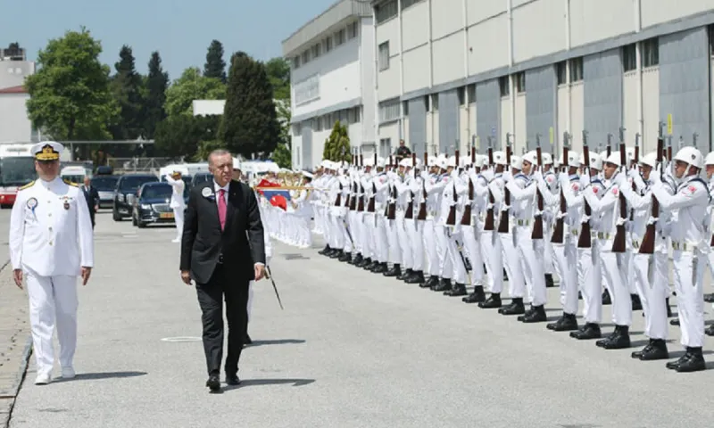 Άρχισε πάλι η Τουρκία:  Βγάζει στο Αιγαίο το νέο ελικοπτεροφόρο της «για να στείλει μήνυμα στην Ελλάδα»