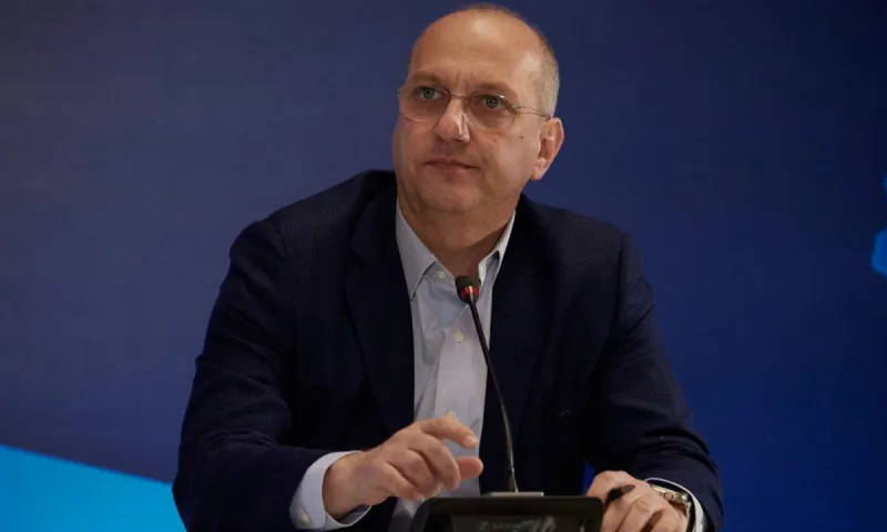 Ας αποφασίσει ο Οικονόμου - Ξέρει ή δεν ξέρει ο Πρωθυπουργός;
