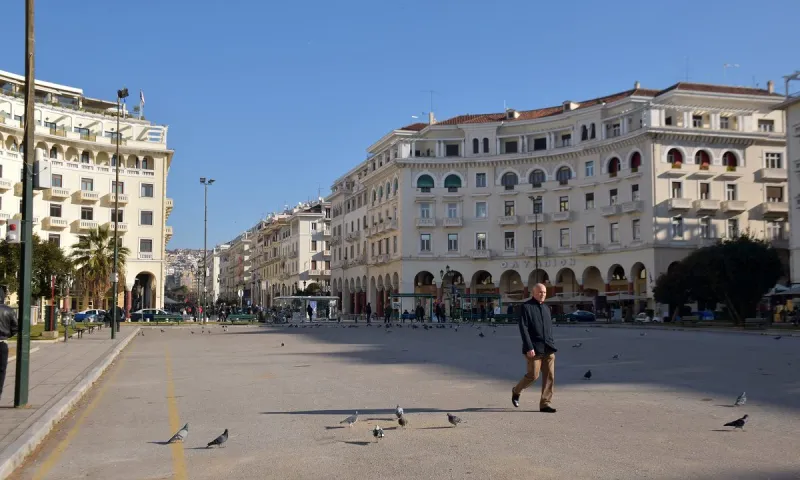 Καιρός: Η άνοιξη καλά κρατεί - Υψηλές θερμοκρασίες και ηλιοφάνεια την Κυριακή (26/3)